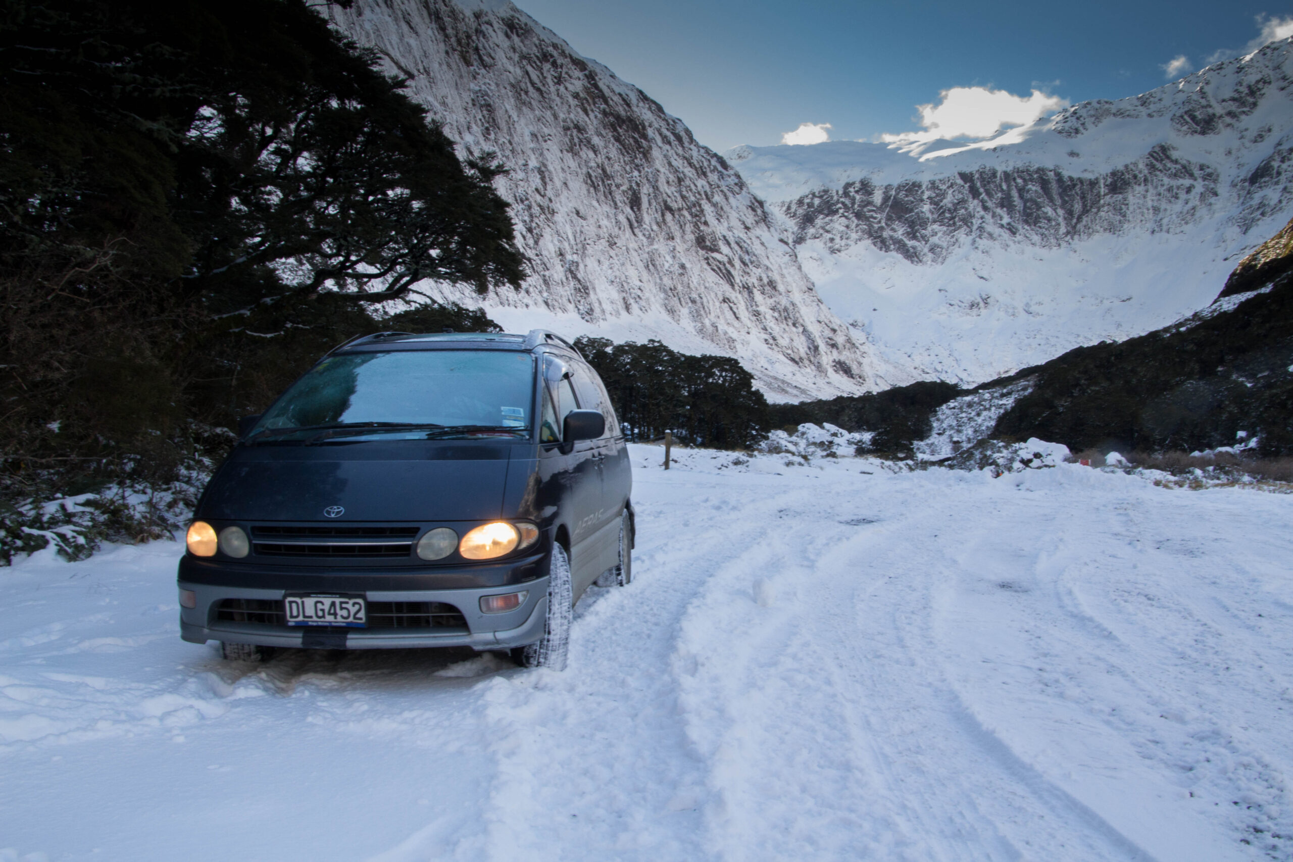Toyota Estima Schnee